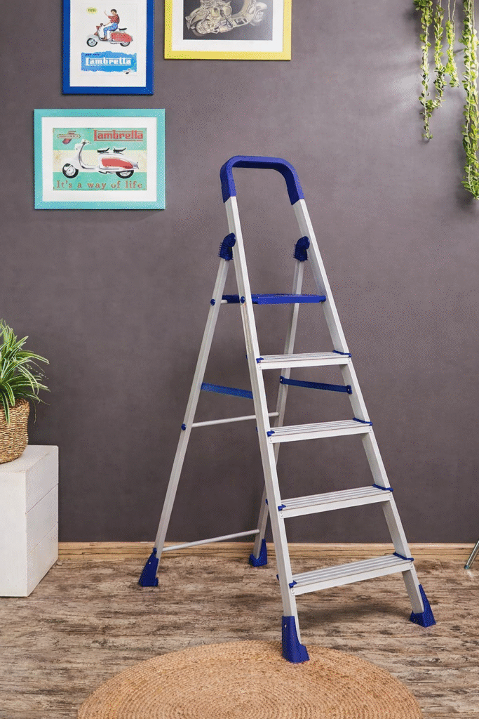 Simple Lader Easy 5ft Step Ladder: Perfect for Home and Office - STEEL NEST